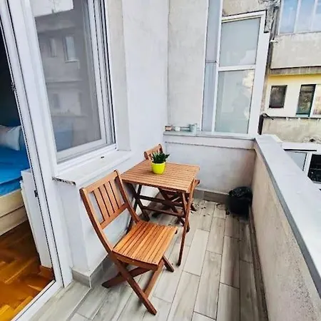 Appartement Vracar Hideaway With Private Garage Belgrade