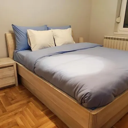 Vracar Hideaway With Private Garage Apartment Belgrade