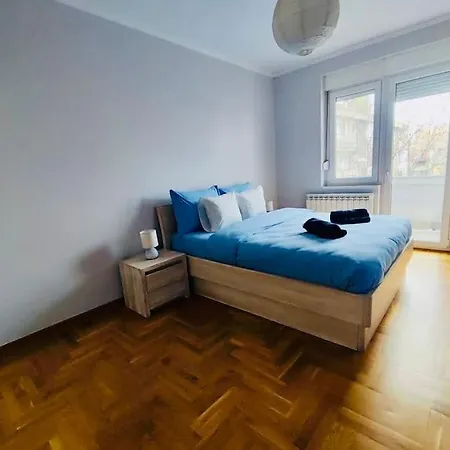 Vracar Hideaway With Private Garage